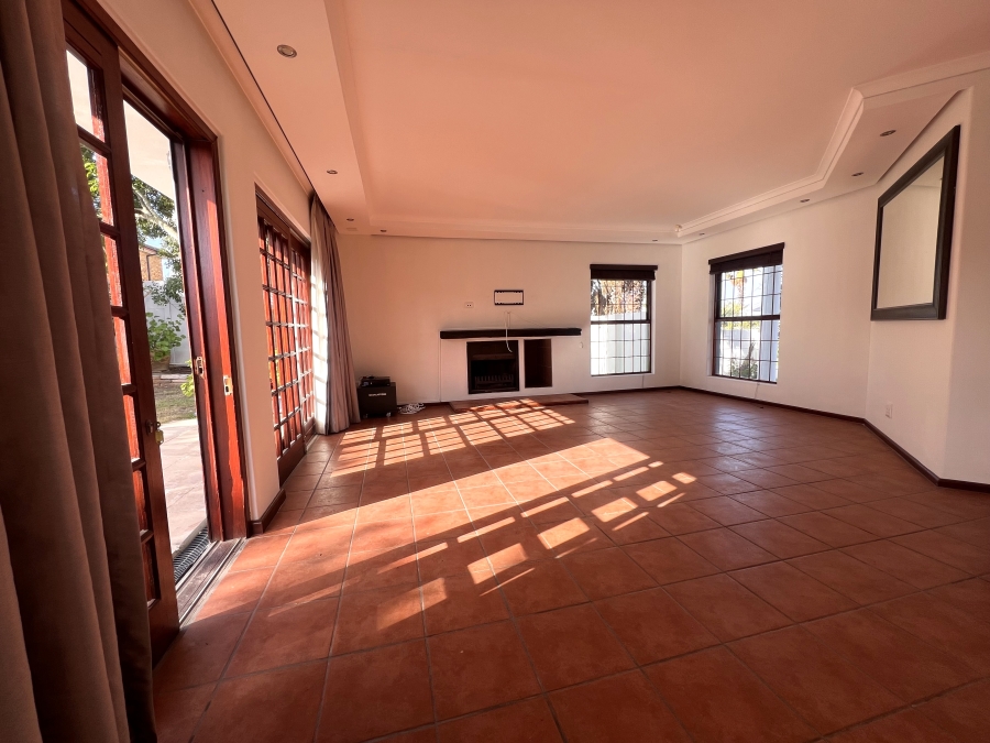 To Let 3 Bedroom Property for Rent in West Beach Western Cape